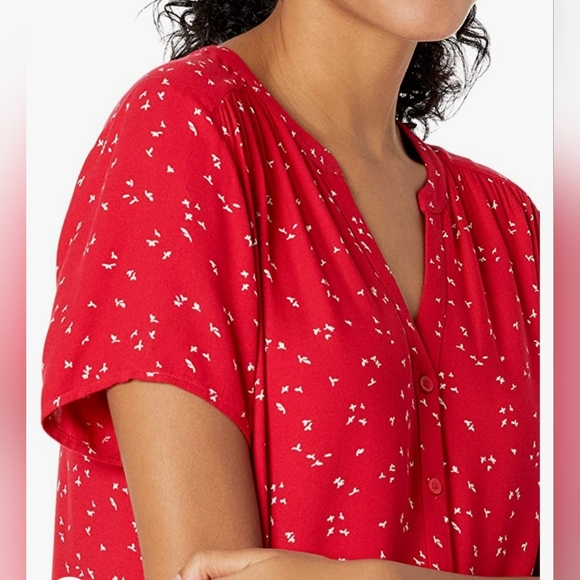 Amazon Essentials Women's Short-Sleeve Blouse - Picture 2 of 3